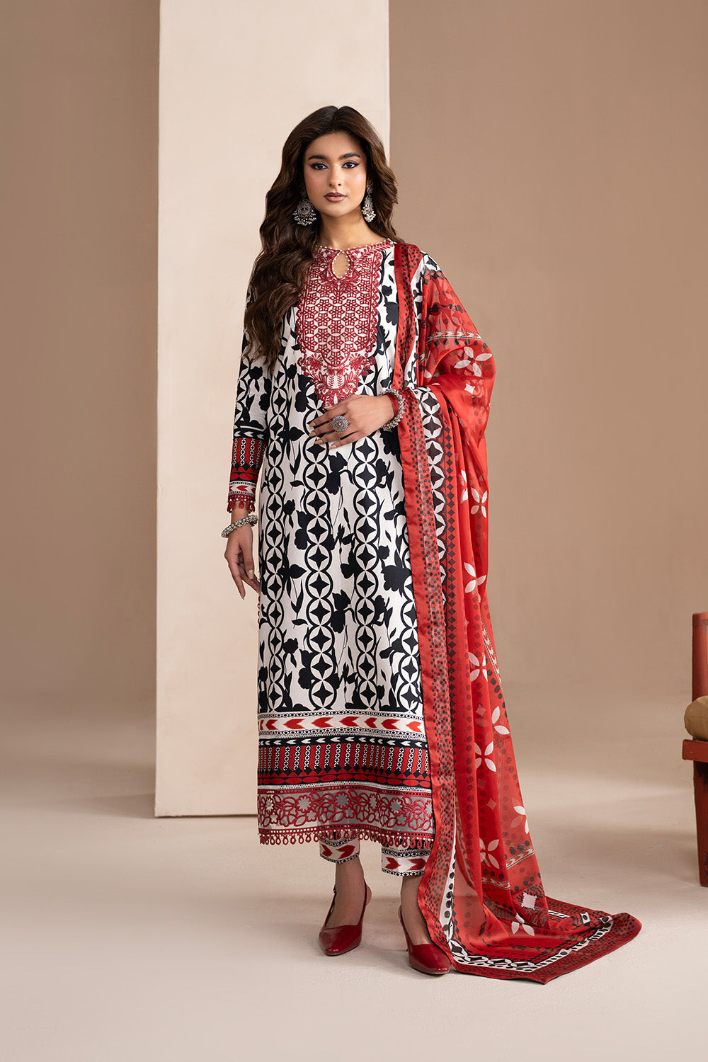 Maryum N Maria | Luxury Stitched | VEENA - FWU6112 - House Of Hania
