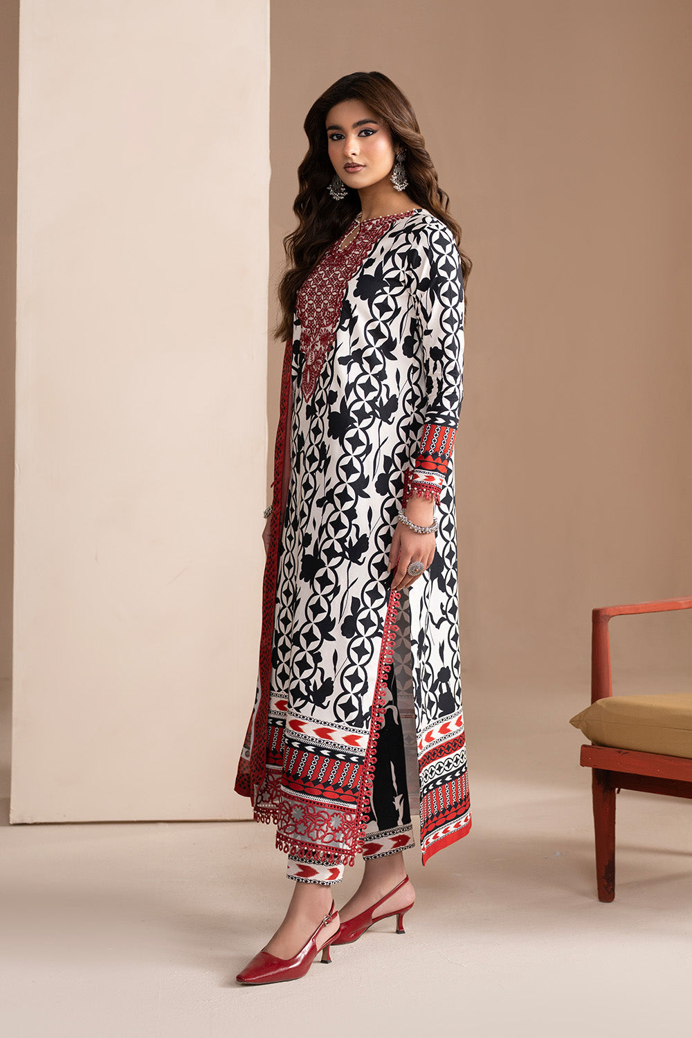 Maryum N Maria | Luxury Stitched | VEENA - FWU6112 - House Of Hania