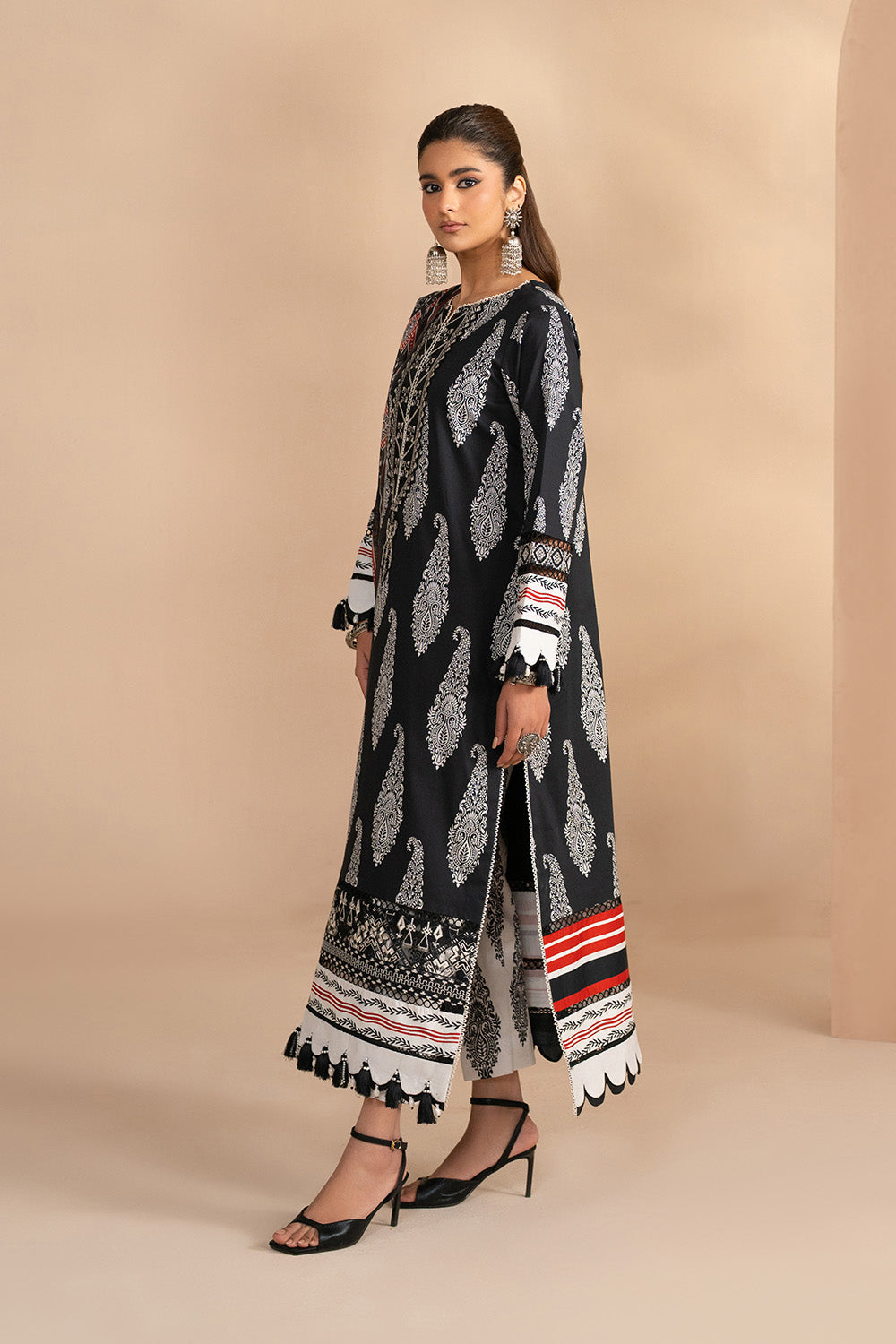 Maryum N Maria | Luxury Stitched | VIBHA - FWU6114 - House Of Hania