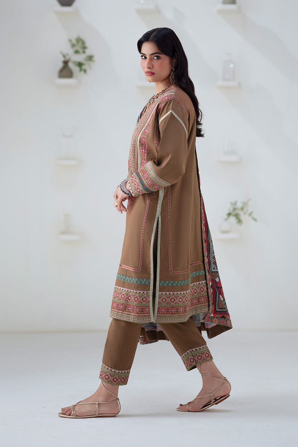 Maryum N Maria | Noore Winters 25 | 3 Piece Embroidered Khaddar GHUNCHA - FSU5674 - House Of Hania