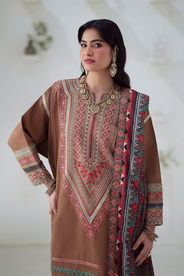 Maryum N Maria | Noore Winters 25 | 3 Piece Embroidered Khaddar GHUNCHA - FSU5674 - House Of Hania