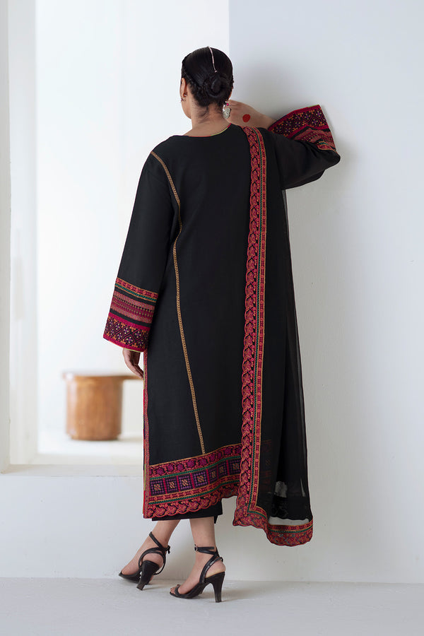 Maryum N Maria | Noore Winters 25 | 3 Piece Embroidered Khaddar PANRA - FSU5677 - House Of Hania