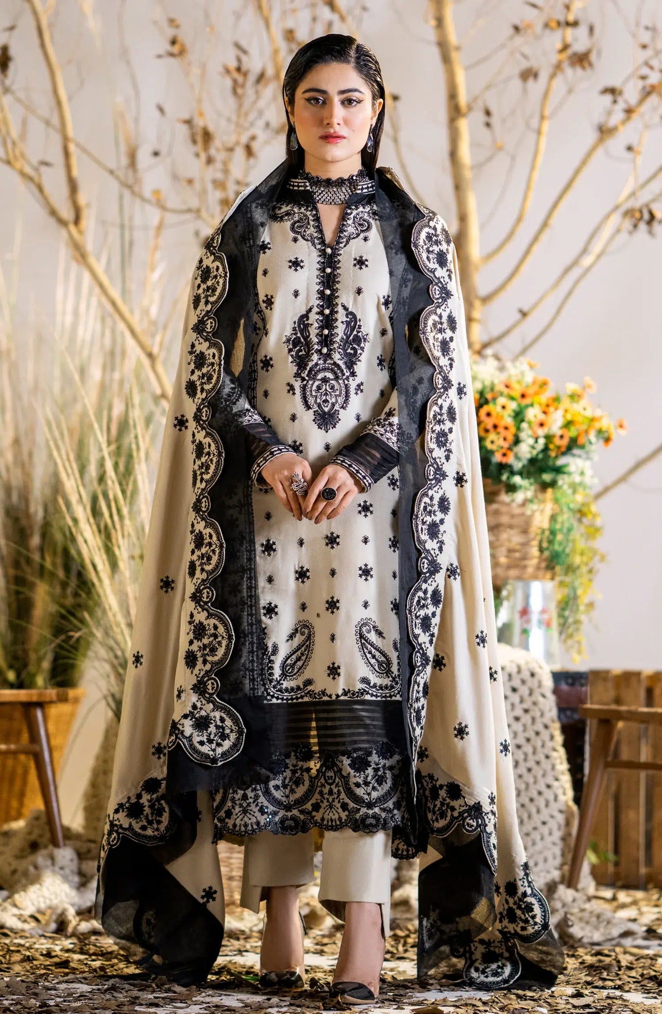 Maryum N Maria | Shehr Bano Winter 23 | SIMRAN MW23555 - House Of Hania