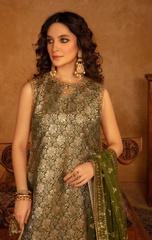 Maya | Raazi Velvet 24 | GULZAR - House Of Hania