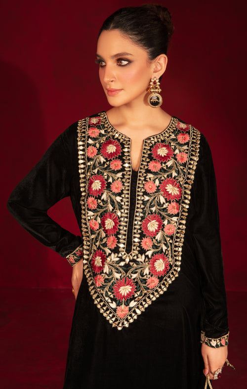 Maya | Raazi Velvet 24 | ZEEST - House Of Hania