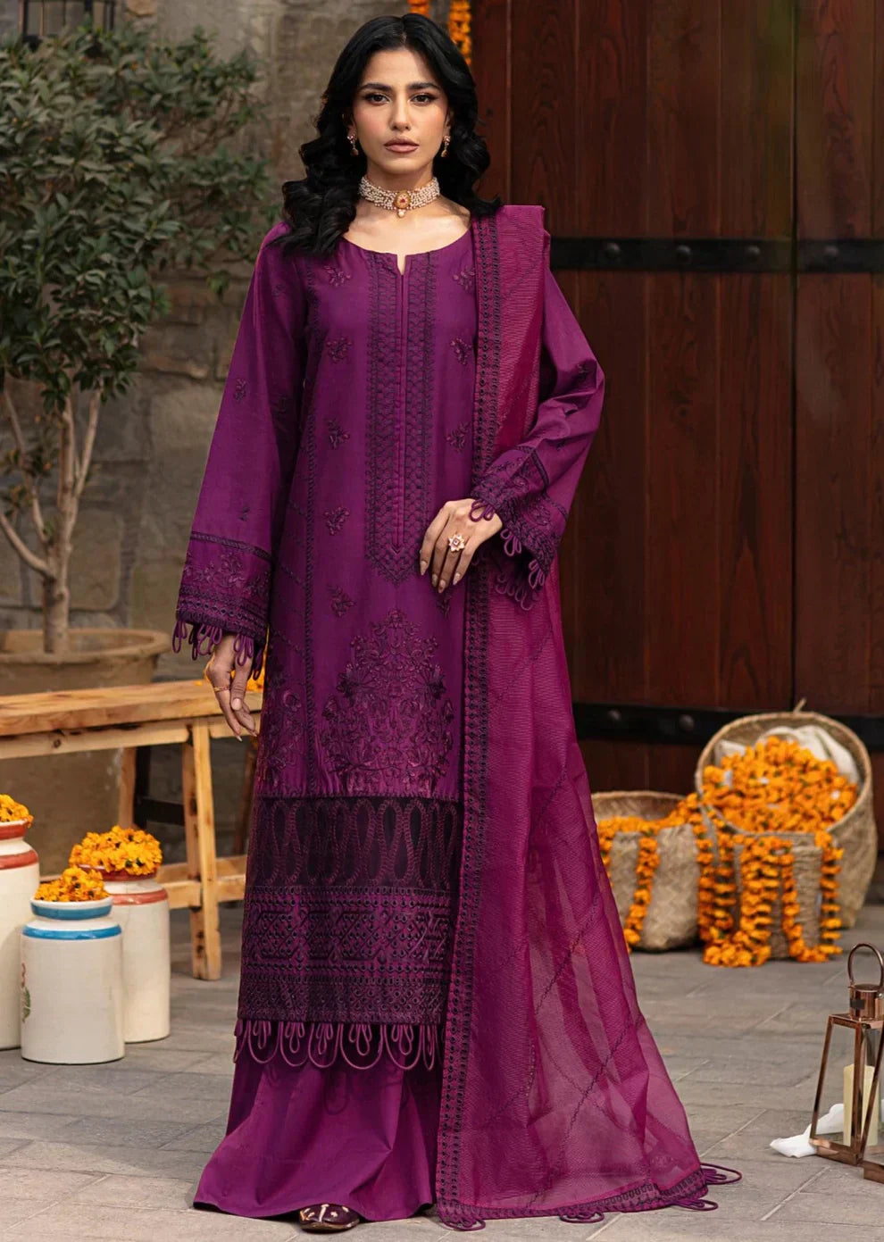 Mohagni | Muntazir Luxury Lawn 24 | CM-02 - House Of Hania