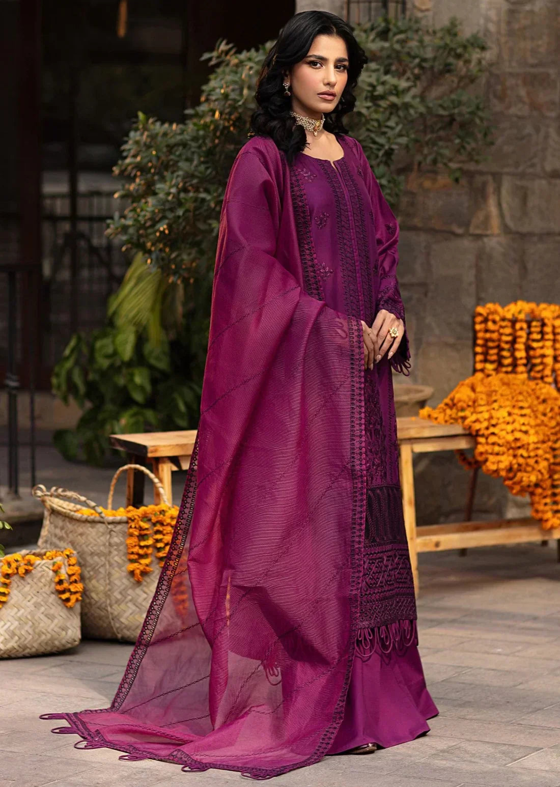 Mohagni | Muntazir Luxury Lawn 24 | CM-02 - House Of Hania