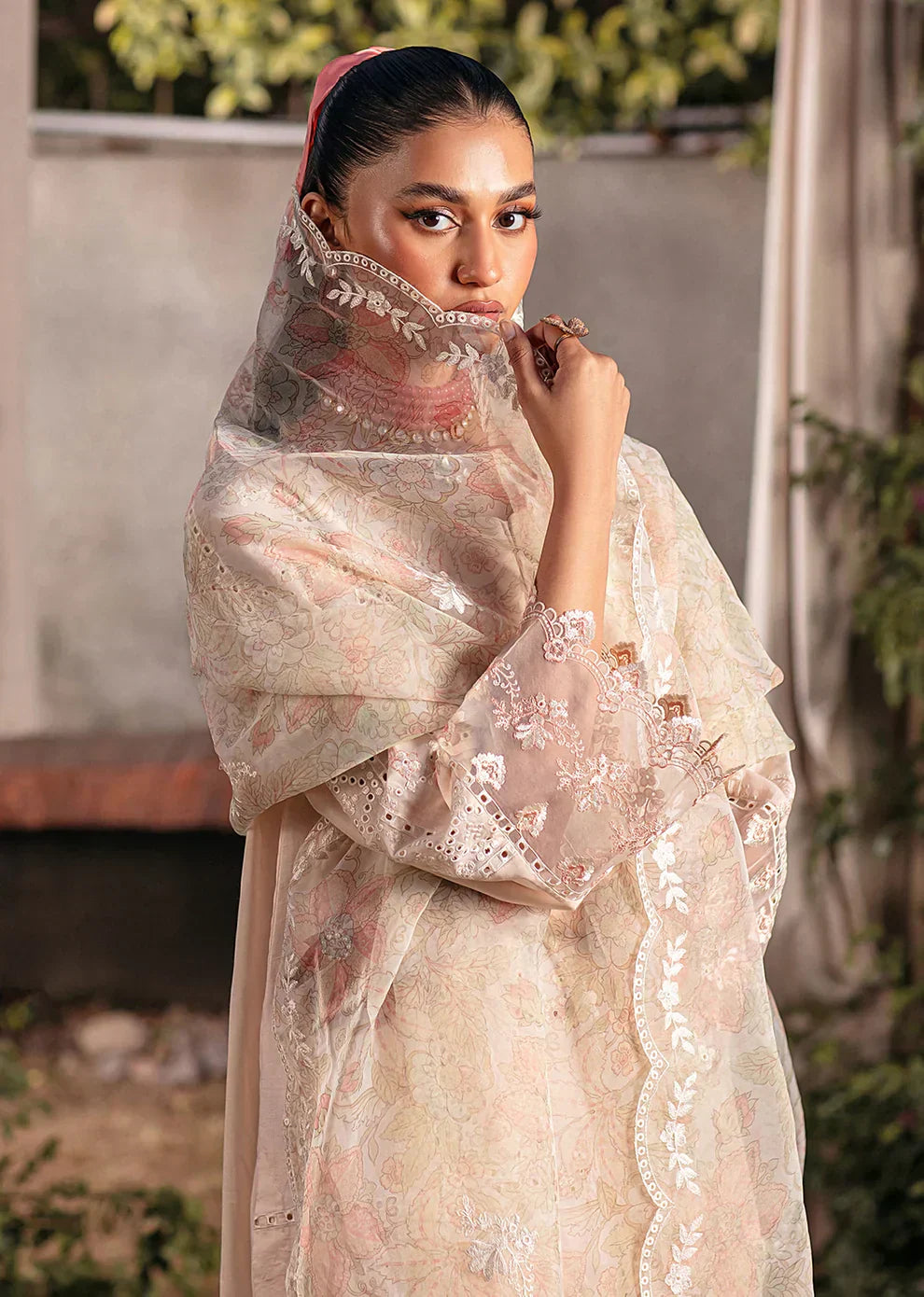 Mohagni | Muntazir Luxury Lawn 24 | CM-04 - House Of Hania