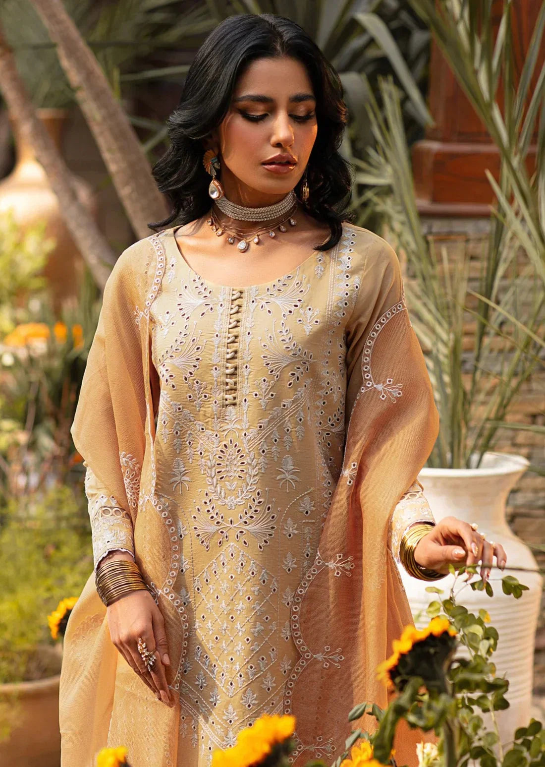 Mohagni | Muntazir Luxury Lawn 24 | CM-05 - House Of Hania