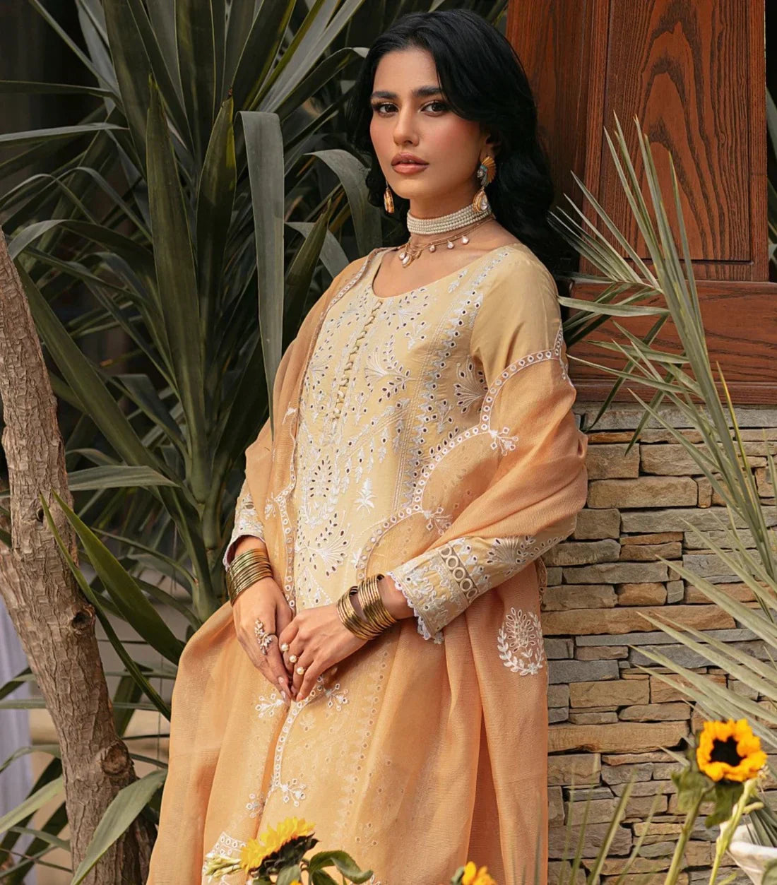 Mohagni | Muntazir Luxury Lawn 24 | CM-05 - House Of Hania