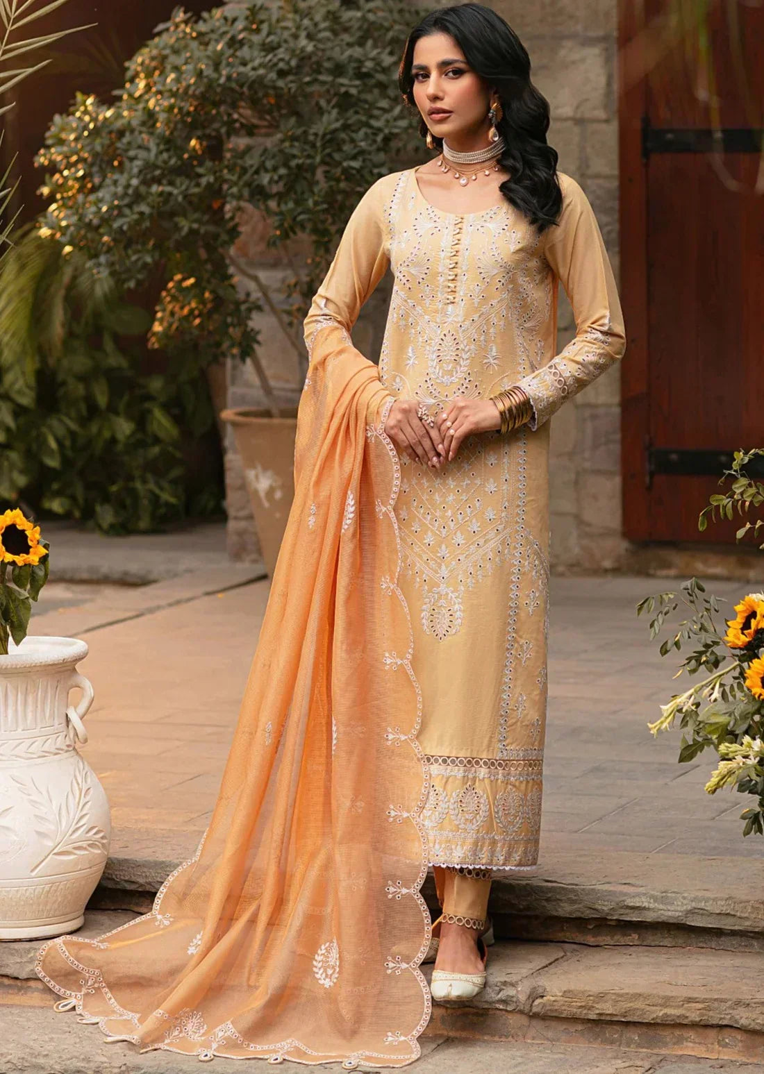 Mohagni | Muntazir Luxury Lawn 24 | CM-05 - House Of Hania