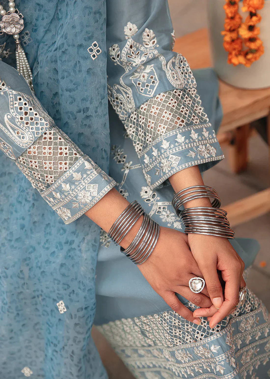 Mohagni | Muntazir Luxury Lawn 24 | CM-07 - House Of Hania