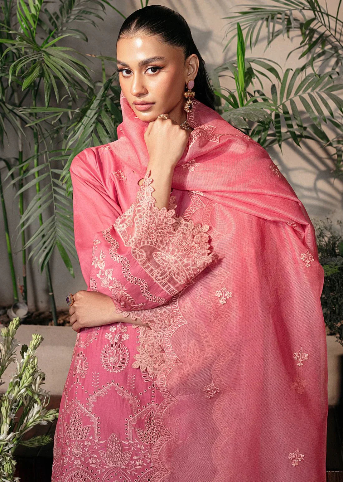 Mohagni | Muntazir Luxury Lawn 24 | CM-08 - House Of Hania