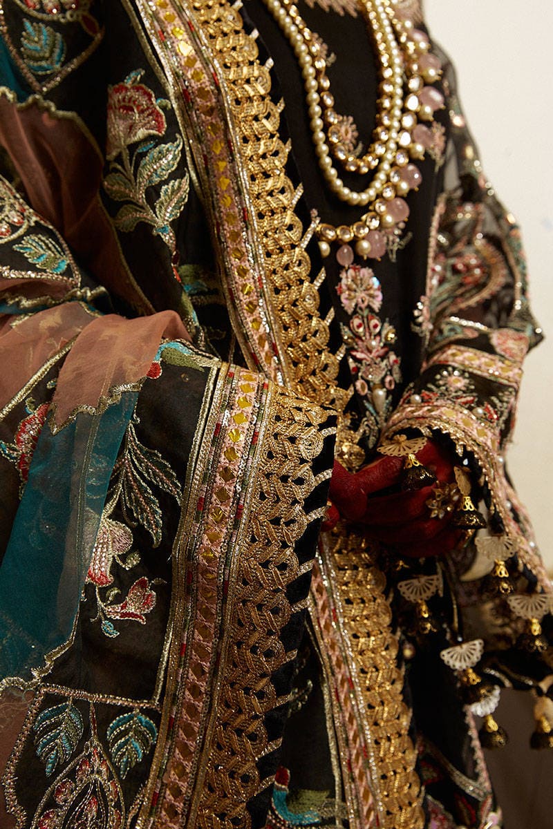 Mohsin Naveed Ranjha – MNR – BASGUL – ZWU23-22 – Soot - House Of Hania