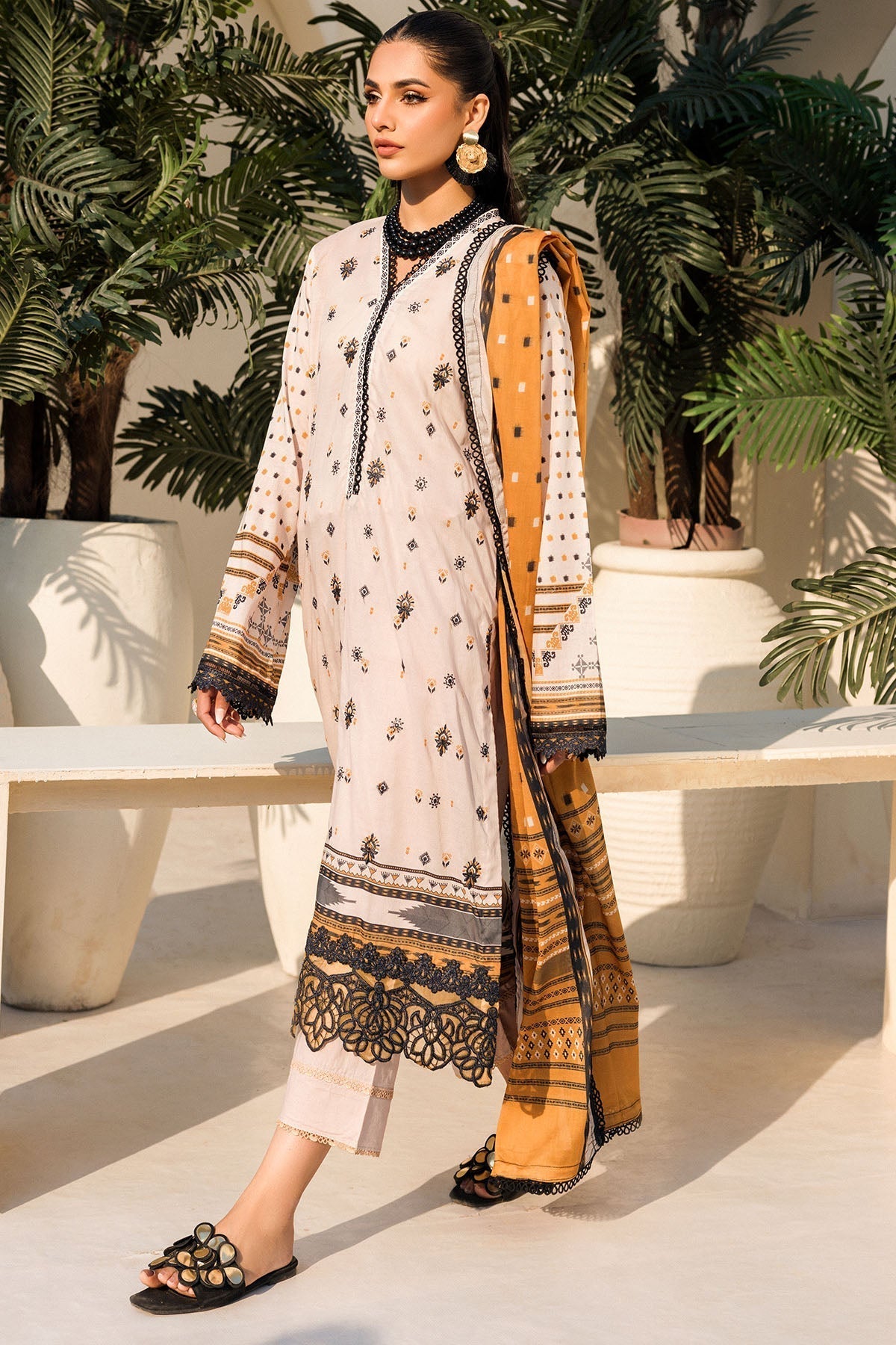Motifz | Umang Luxury Lawn | A-02 - House Of Hania