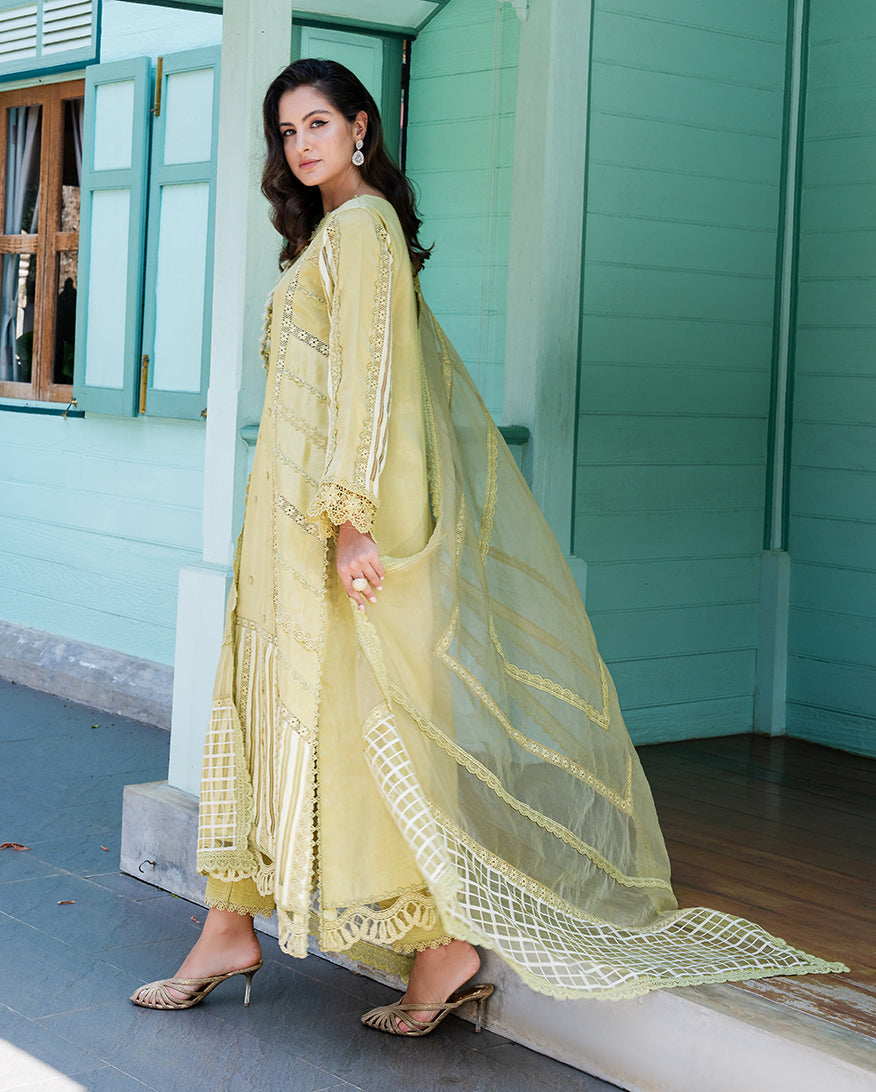 Mushq | Euphoria | Pret | Golden Ember - House Of Hania