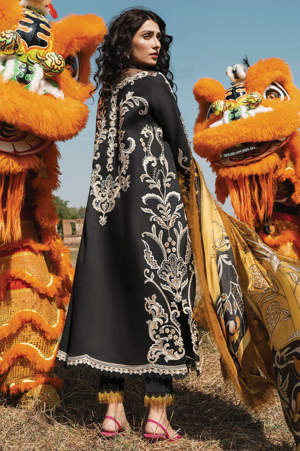 Mushq LAWANA Luxury Lawn 2023 - SAWIKA - TC-337 - House Of Hania