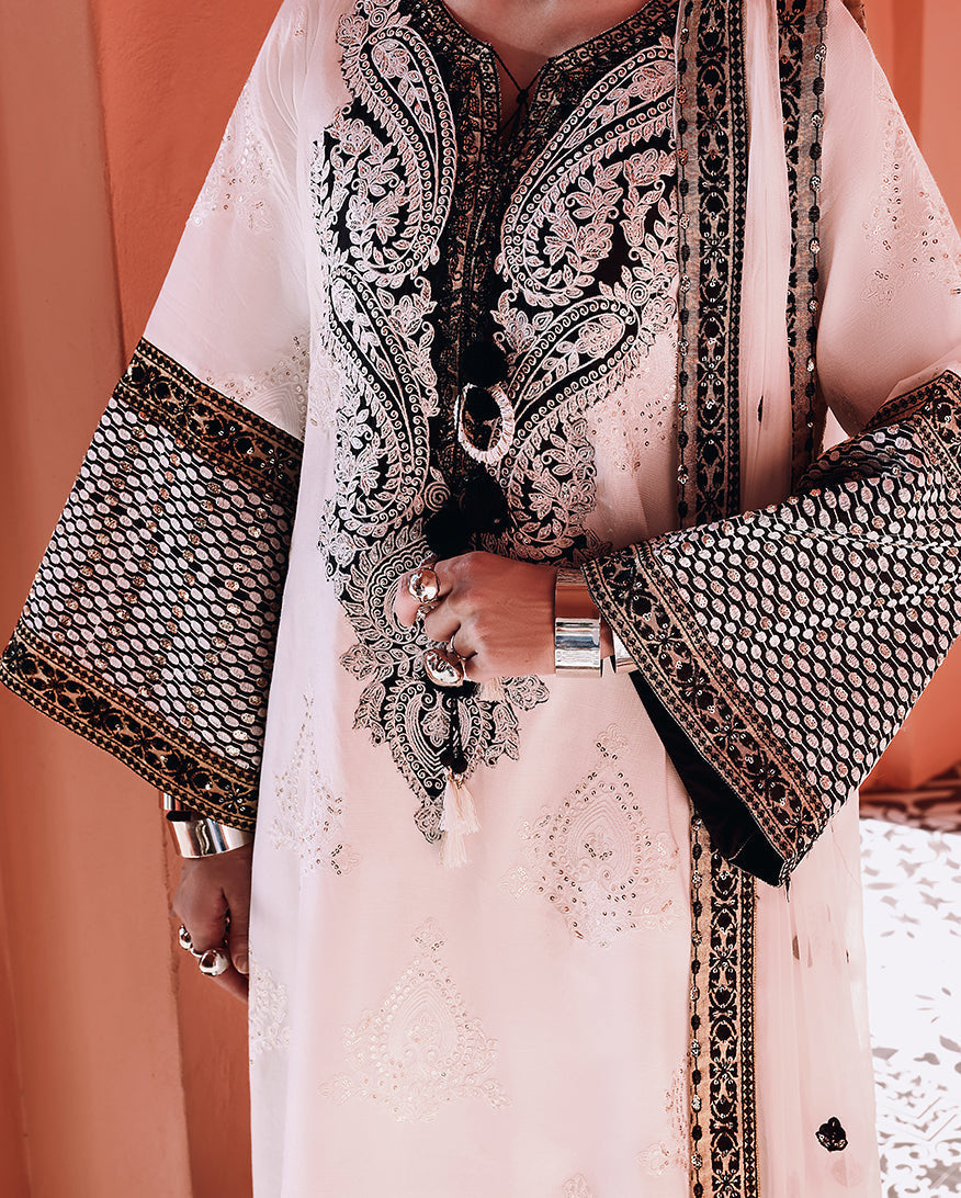 Mushq | Nuvera Raw Silk 26 | Gillian - House Of Hania