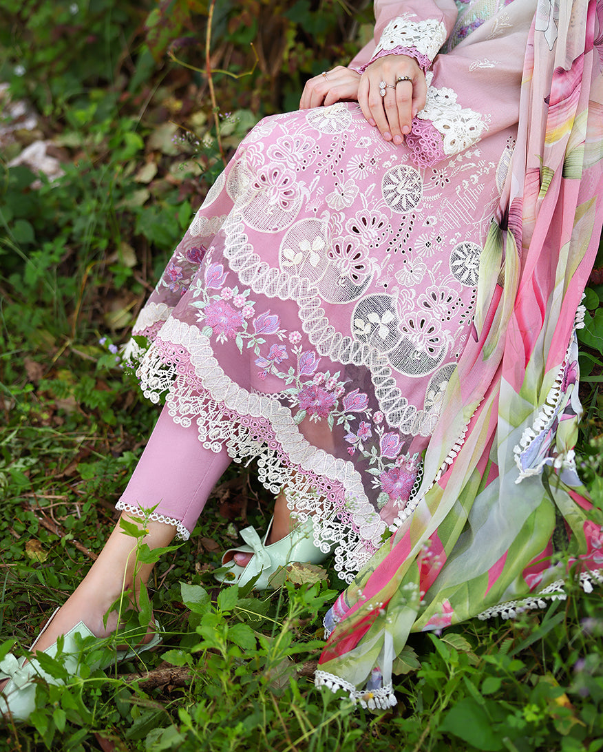 Mushq | Solace | Ombre Chikankari | Petal Pull - House Of Hania