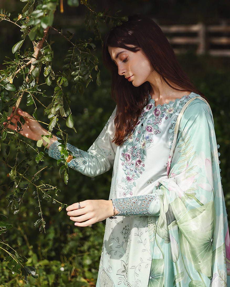 Mushq | Solace | Ombre Chikankari | Tranquil Muse - House Of Hania