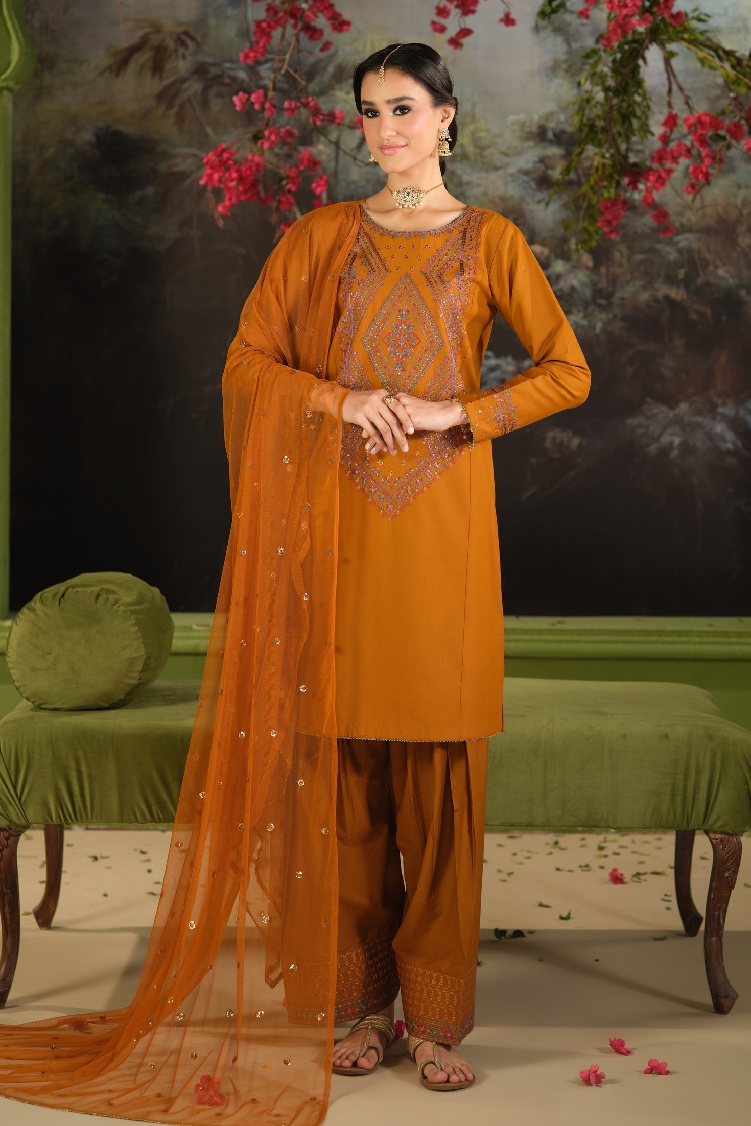 Naqshi | Phool Kari | Ordhni - House Of Hania