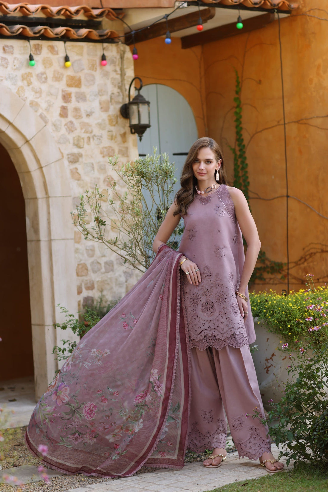 Noor by Saadia Asad | Luxe Chikankari 25 | D8-A - House Of Hania