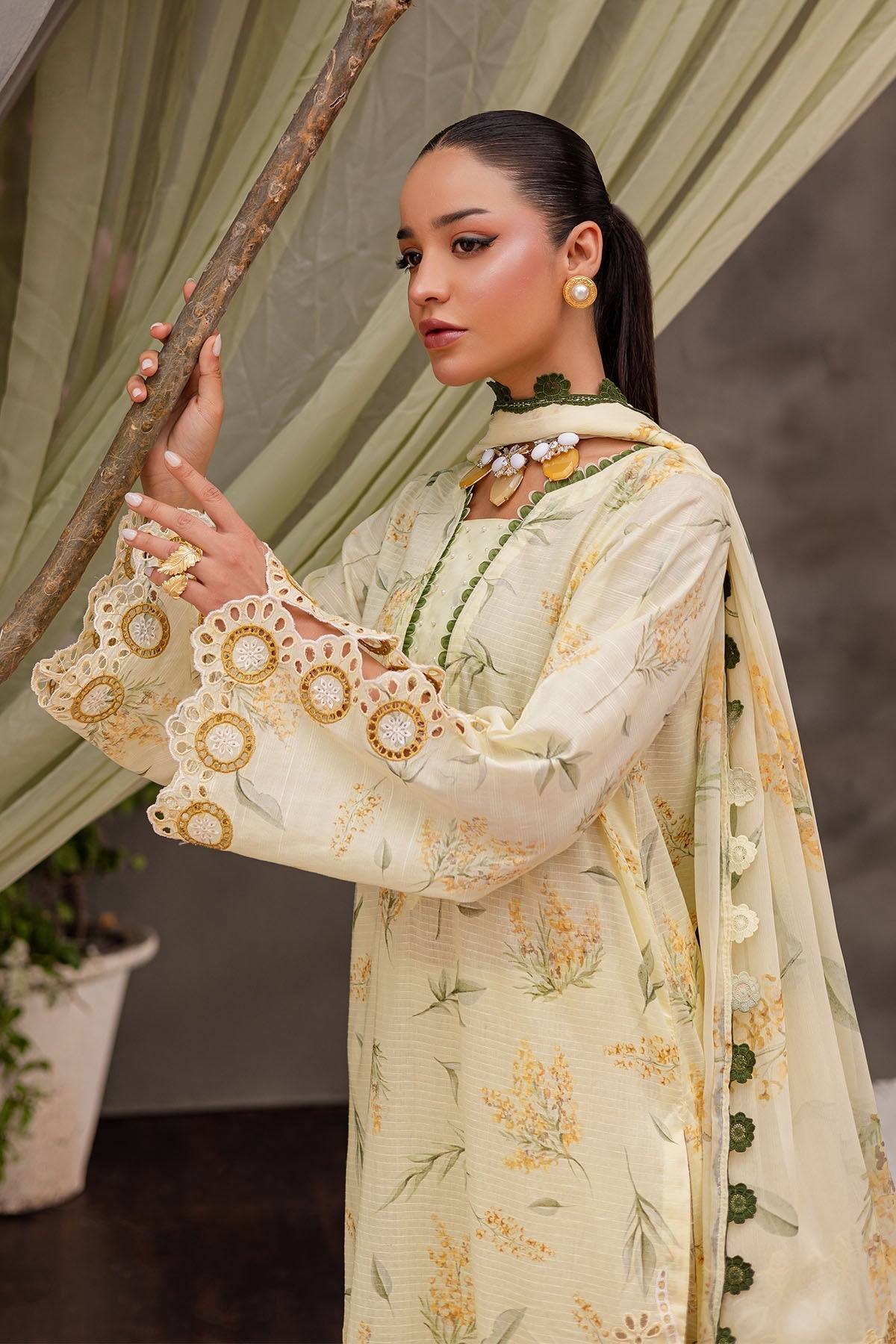 Nureh | Bloom 26 | BL-10 - House Of Hania