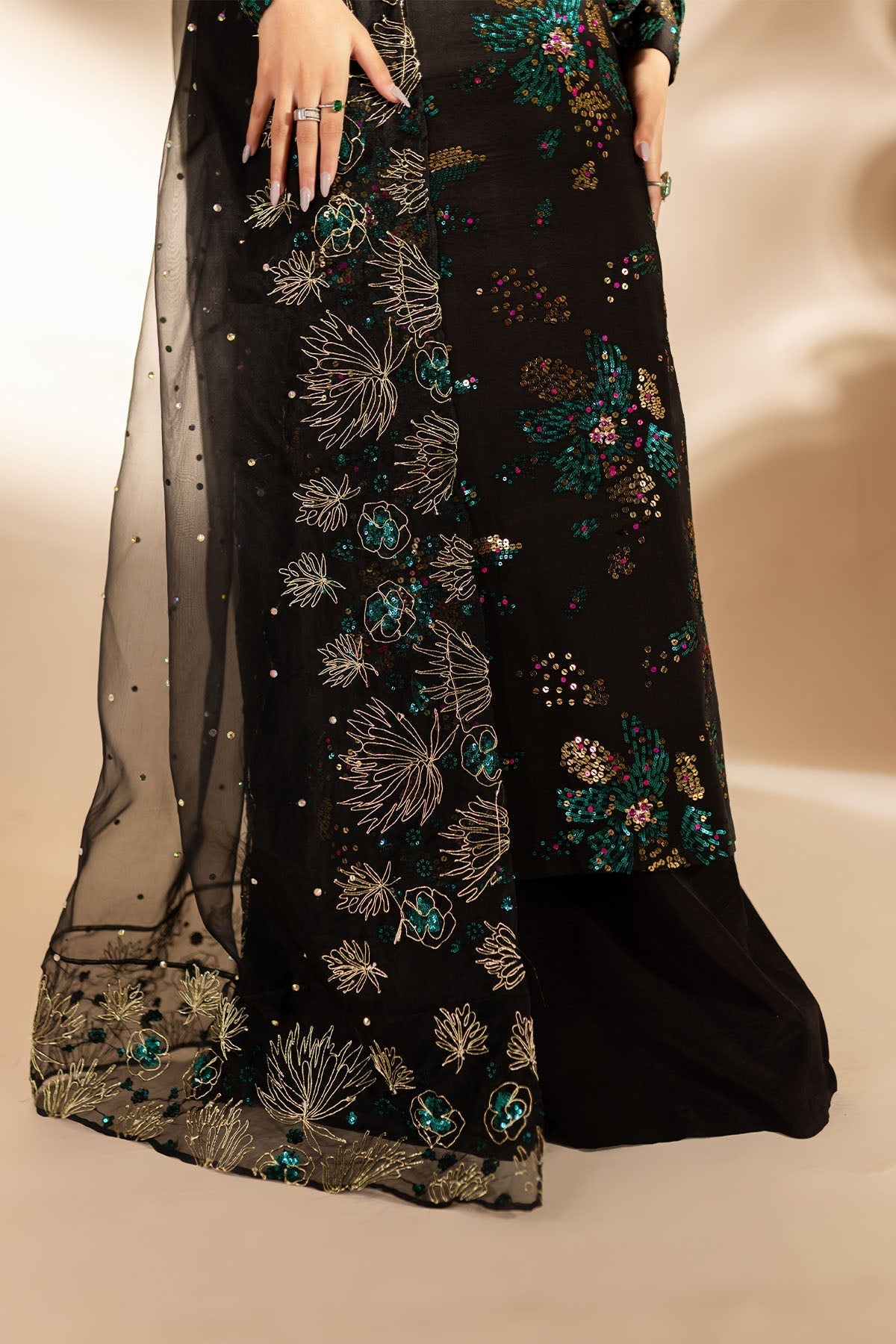 Nureh | Fancy Formals | TW-02 GOLDEN STARDUST - House Of Hania