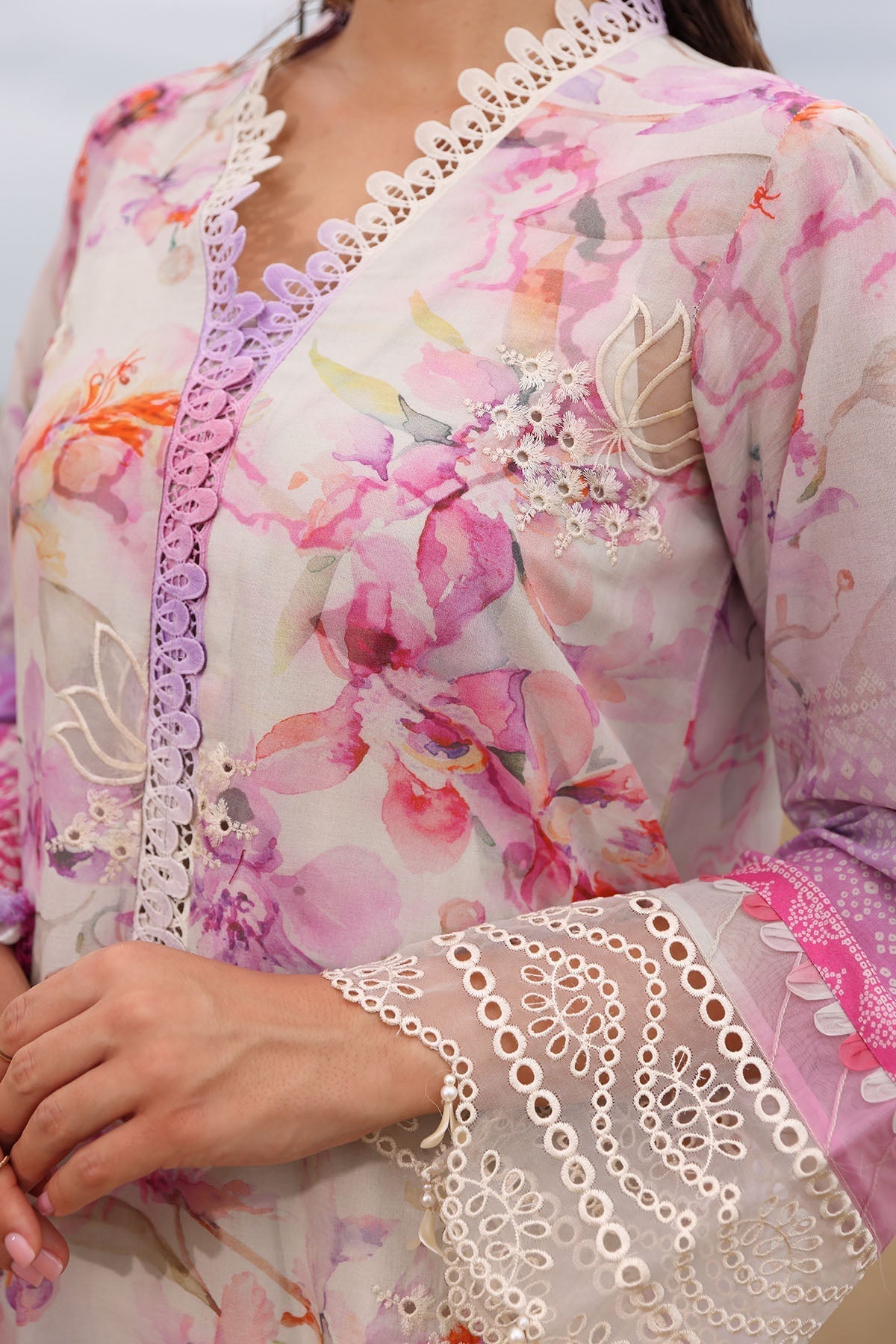 Nureh | Gardenia Embroidered Lawn 25 | NSG-172 - House Of Hania