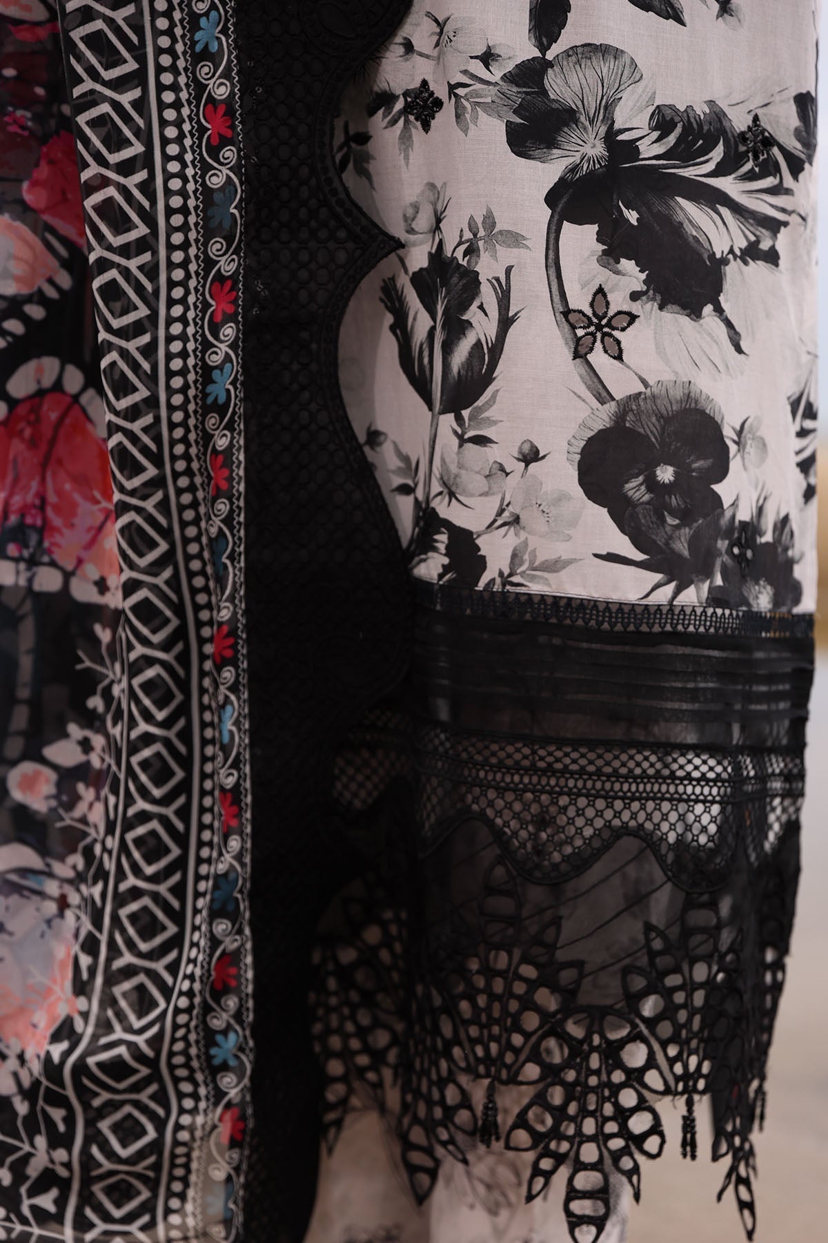 Nureh | Gardenia Embroidered Lawn 25 | NSG-175 - House Of Hania