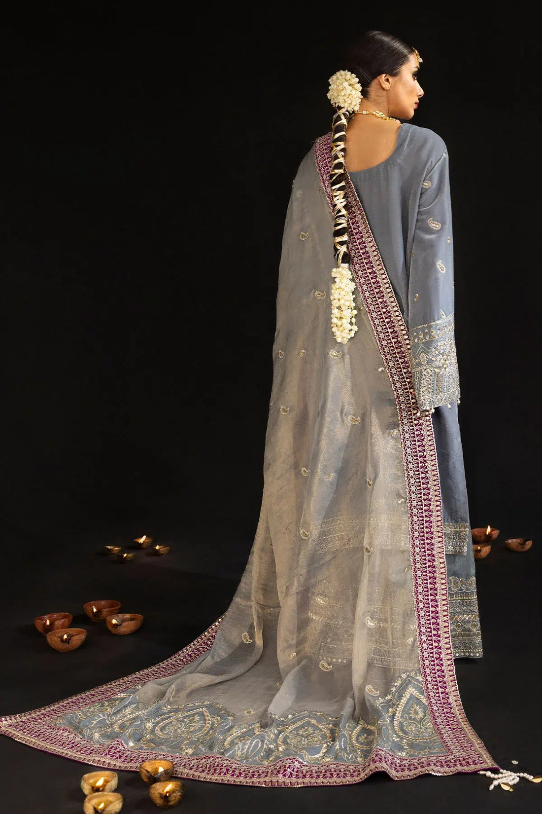 Nureh | Maya Velvet 23 | Mahal - House Of Hania