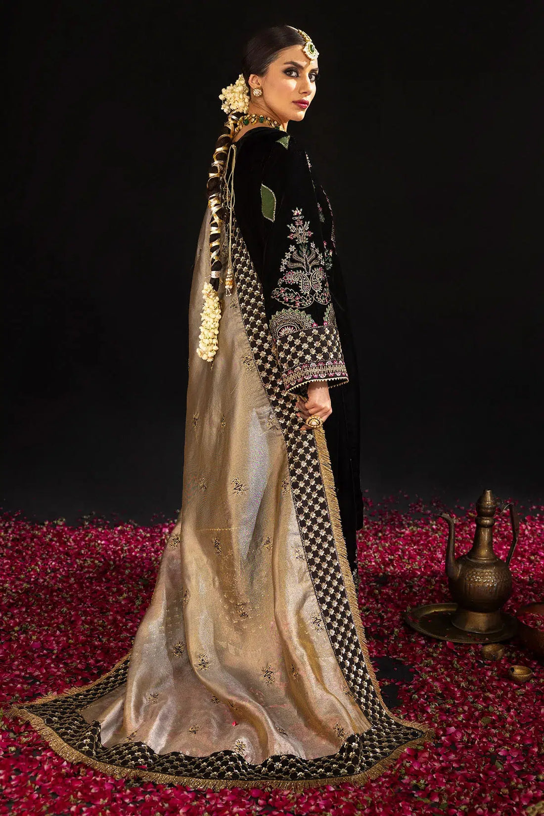 Nureh | Maya Velvet 23 | Morbagh - House Of Hania