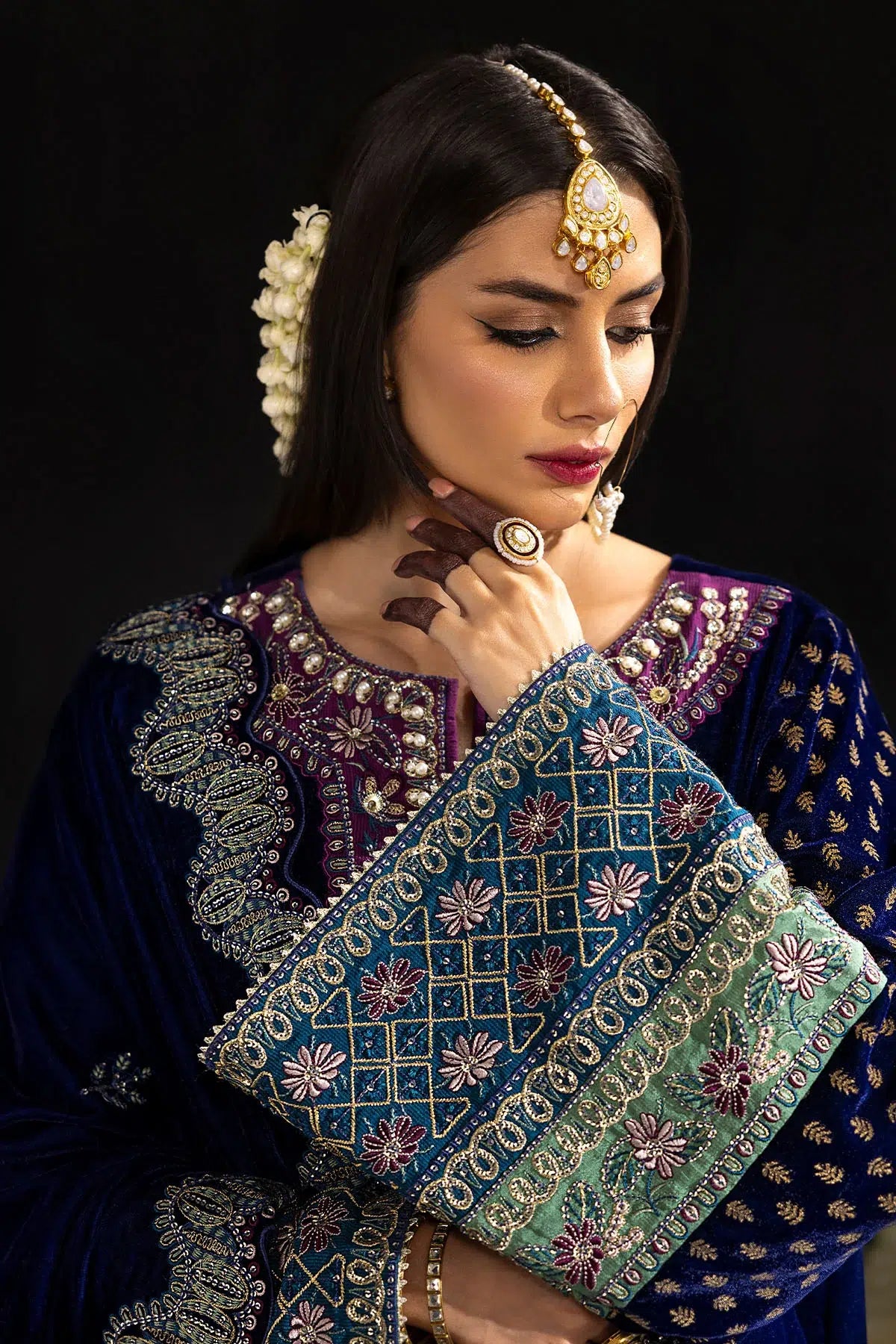 Nureh | Maya Velvet 23 | Nooreza - House Of Hania