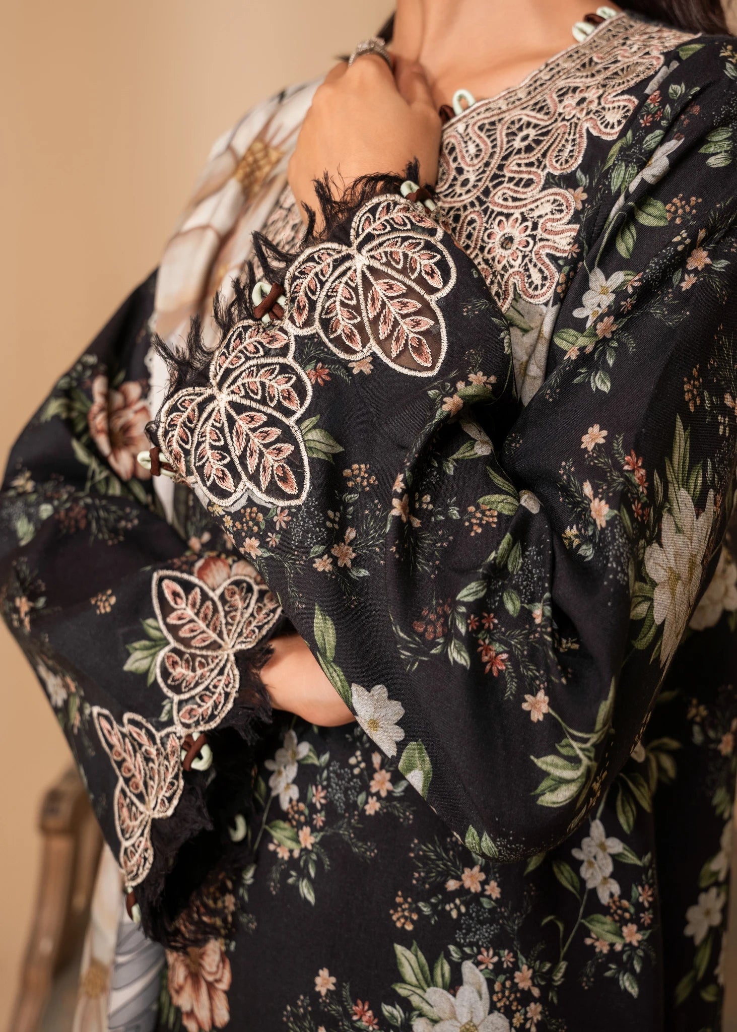 Nureh | Shades of Winter | ELARA (AZ-01) - House Of Hania