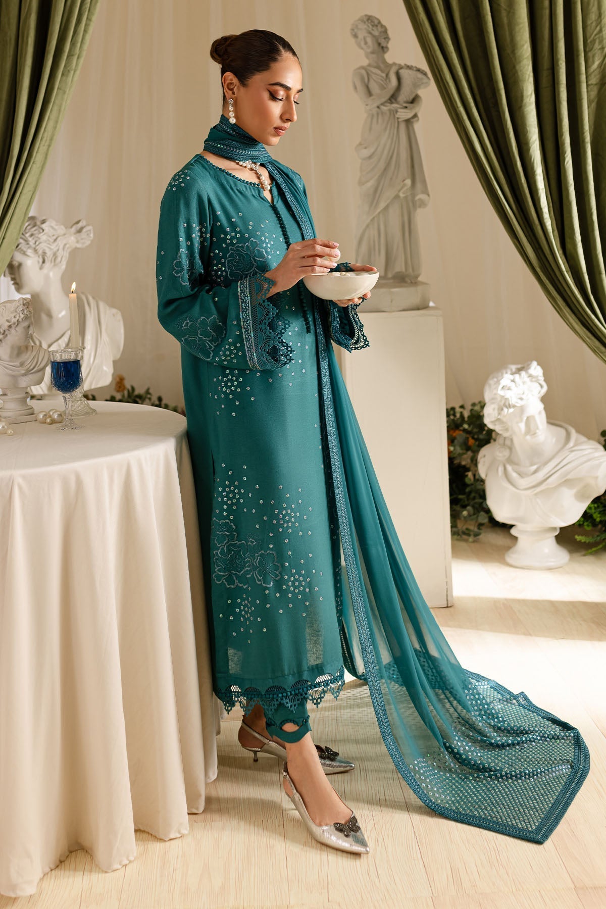 Nureh | Shades of Winter | NP-560 - House Of Hania