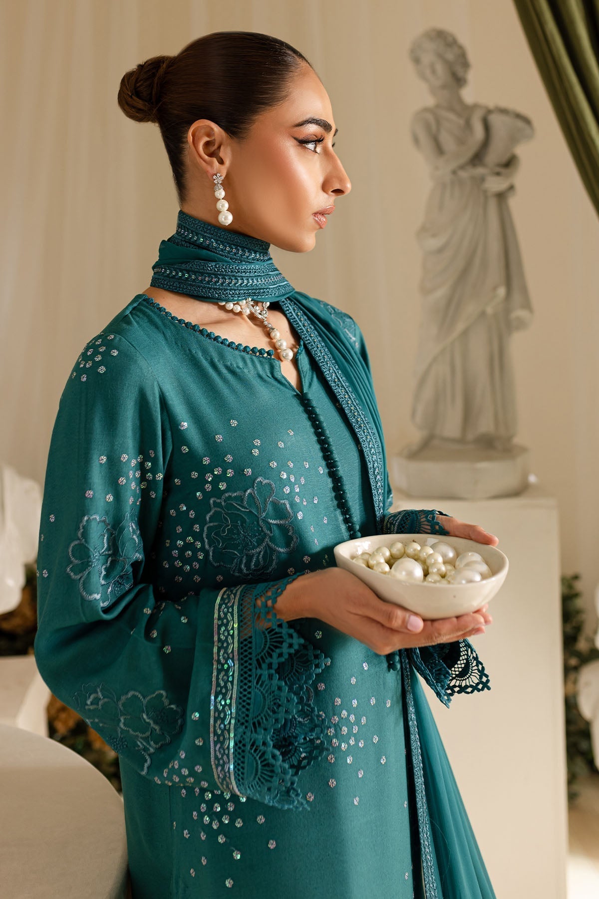 Nureh | Shades of Winter | NP-560 - House Of Hania