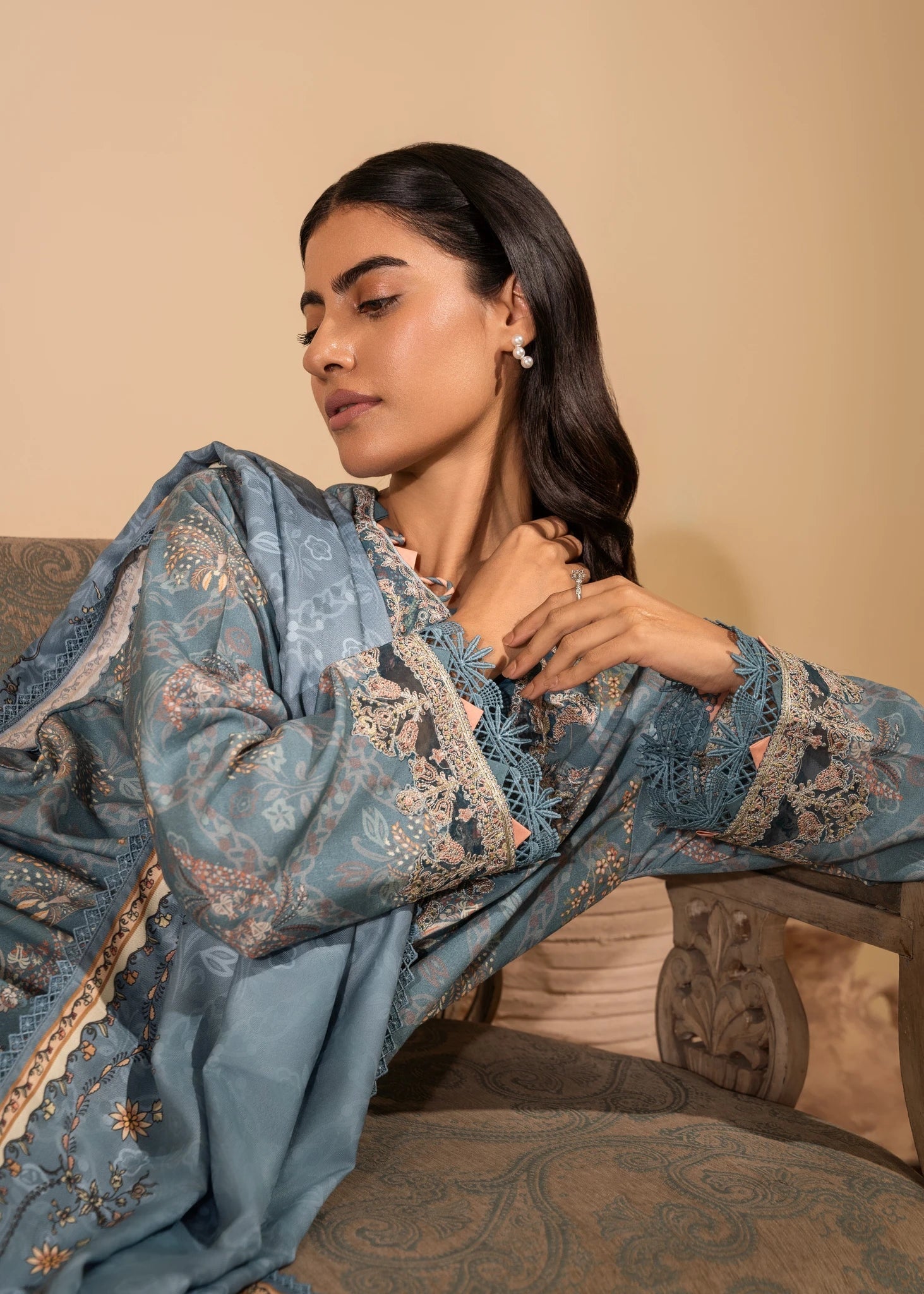 Nureh | Shades of Winter | SERENA (AZ-05) - House Of Hania