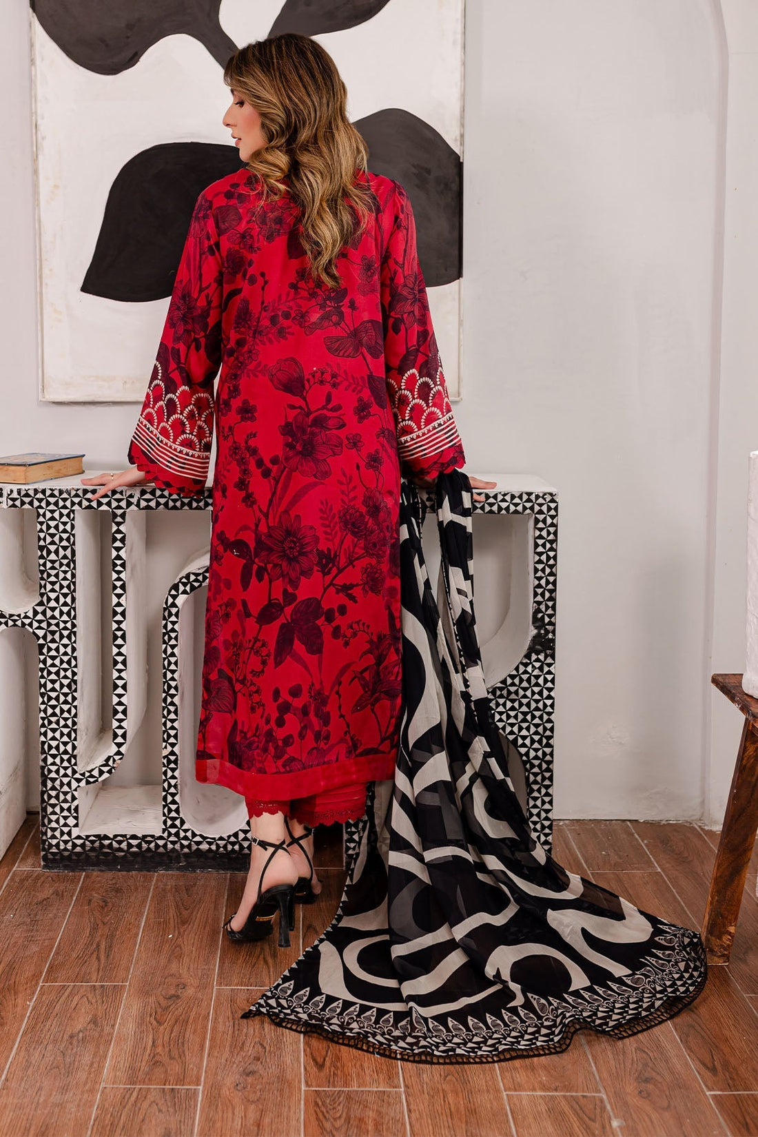 Nureh | Signature Prints 26 | SP-100 - House Of Hania