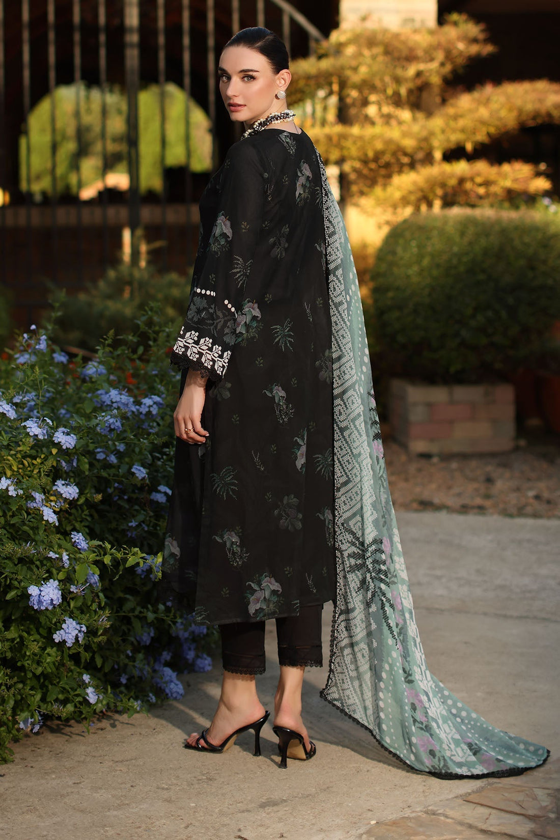 Nureh | Signature Prints 26 | SP-198 - House Of Hania