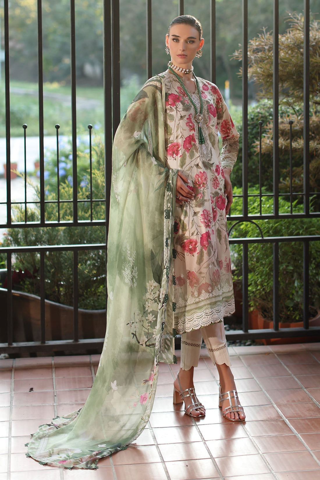 Nureh | Signature Prints 26 | SP-200 - House Of Hania