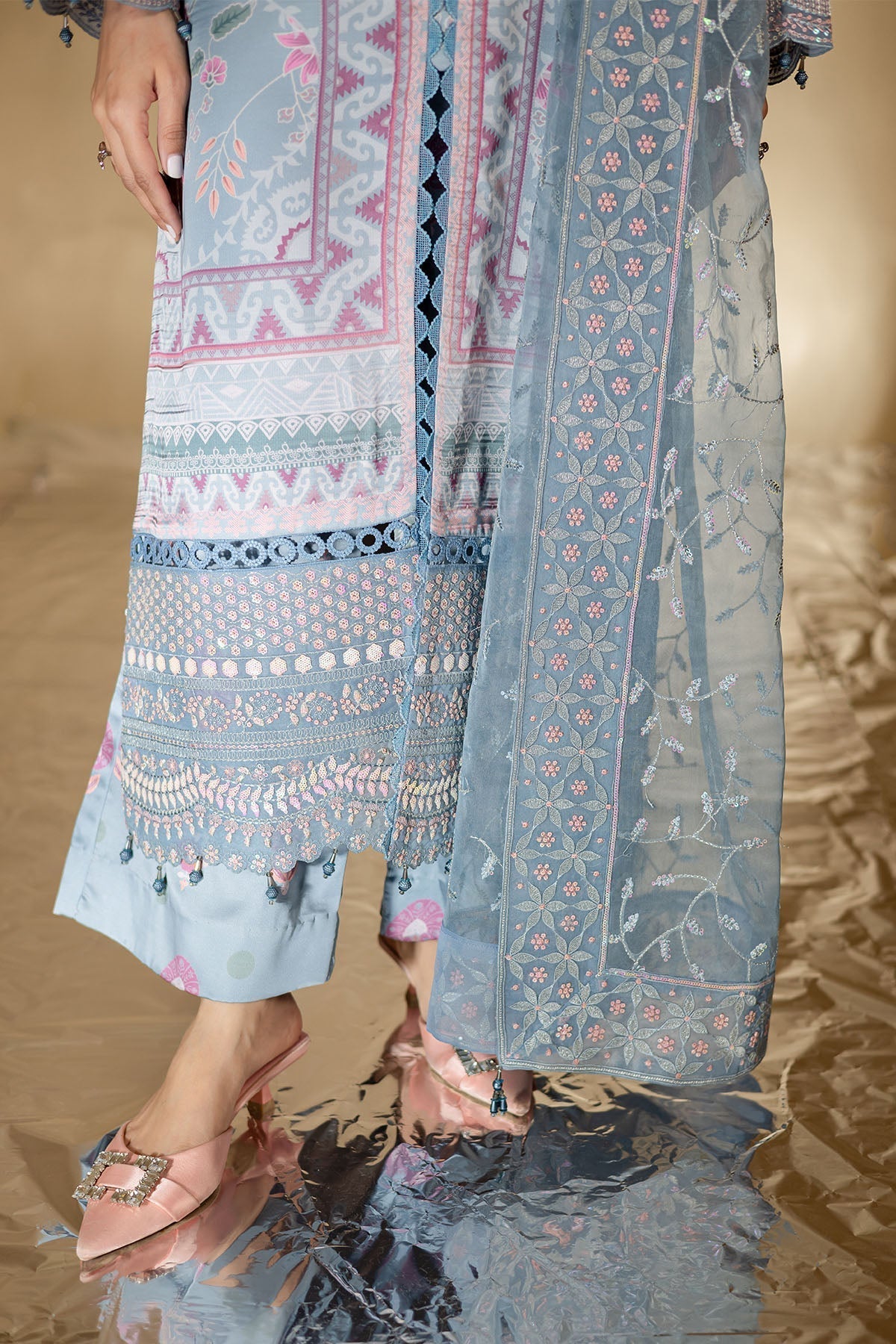 Nureh | The Silk | S - 23 - House Of Hania