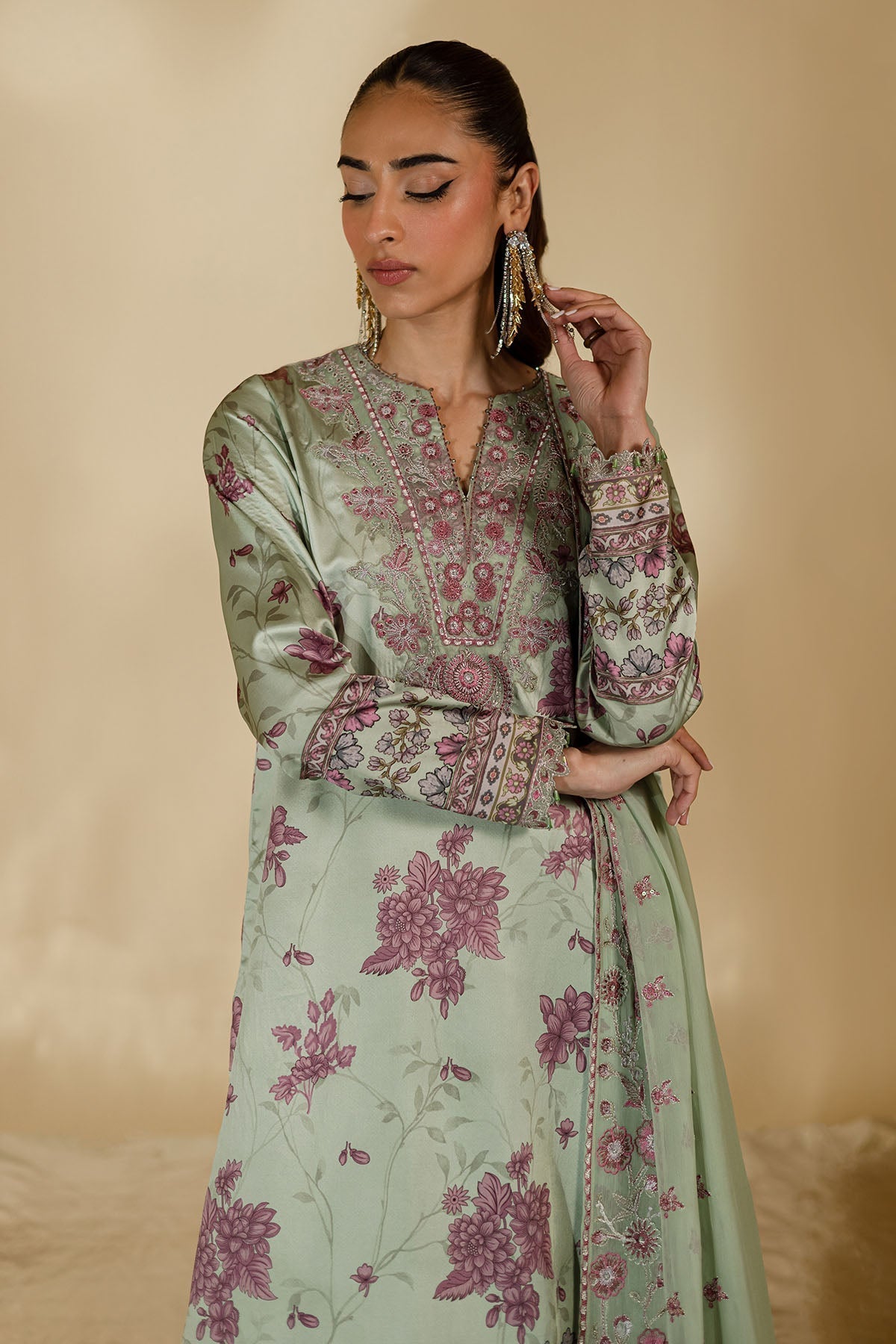 Nureh | The Silk | S - 25 - House Of Hania