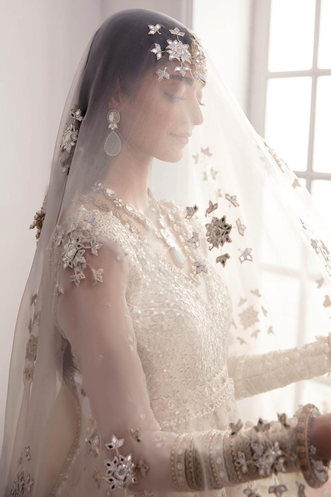 Parisa - House Of Hania