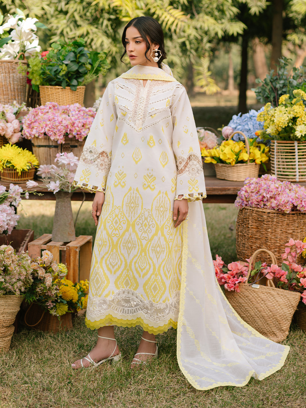 Parishay | Ivy Bloom Luxury Lawn | IVY-03 - House Of Hania