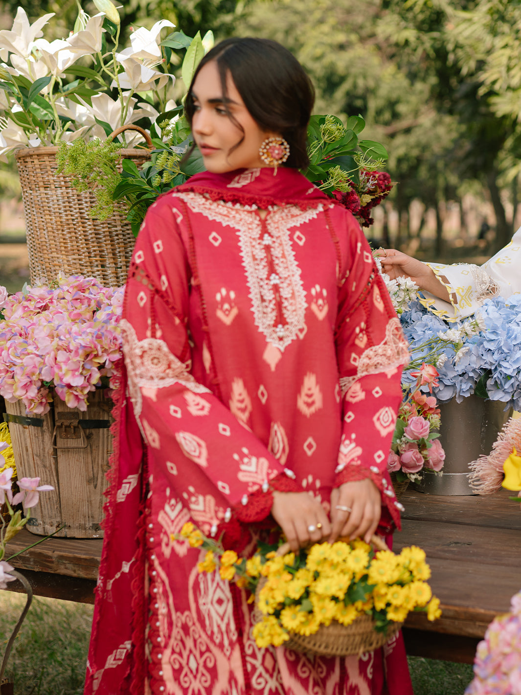 Parishay | Ivy Bloom Luxury Lawn | IVY-04 - House Of Hania