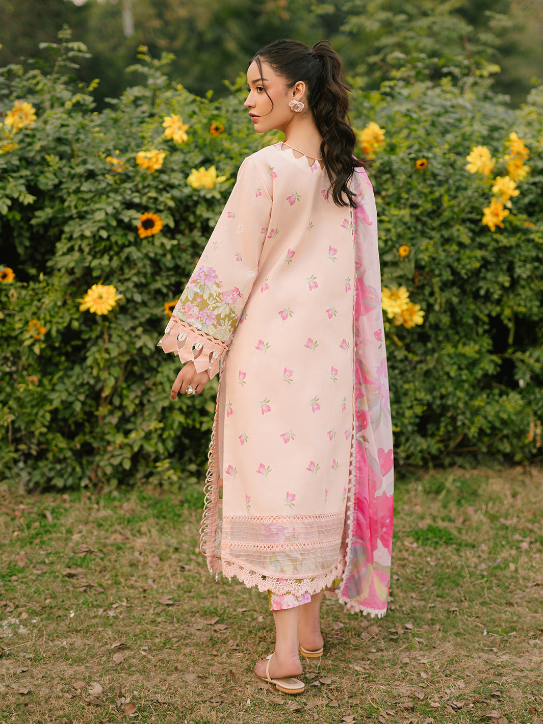 Parishay | Ivy Bloom Luxury Lawn | IVY-10 - House Of Hania