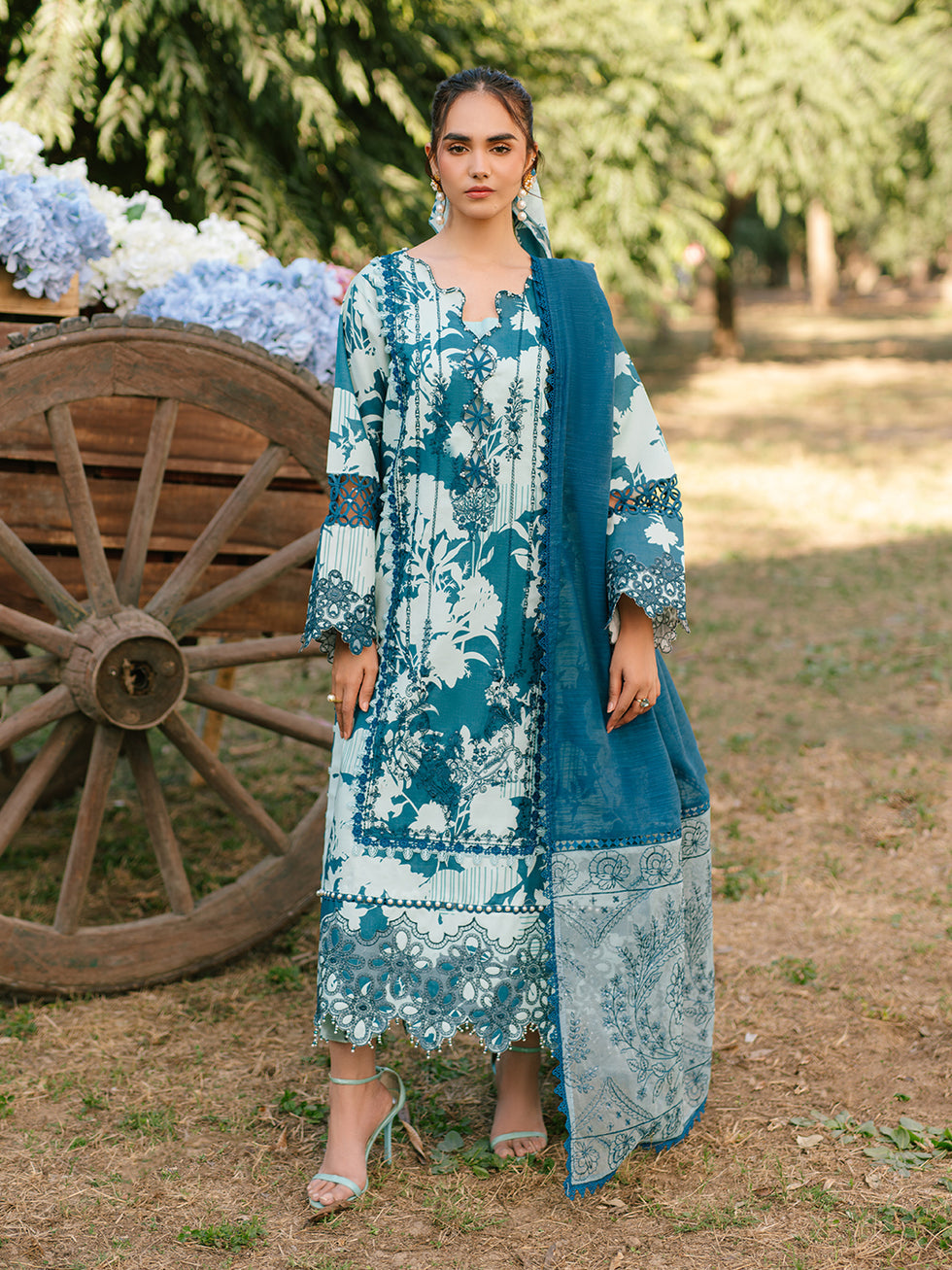 Parishay | Ivy Bloom Luxury Lawn | IVY-11 - House Of Hania