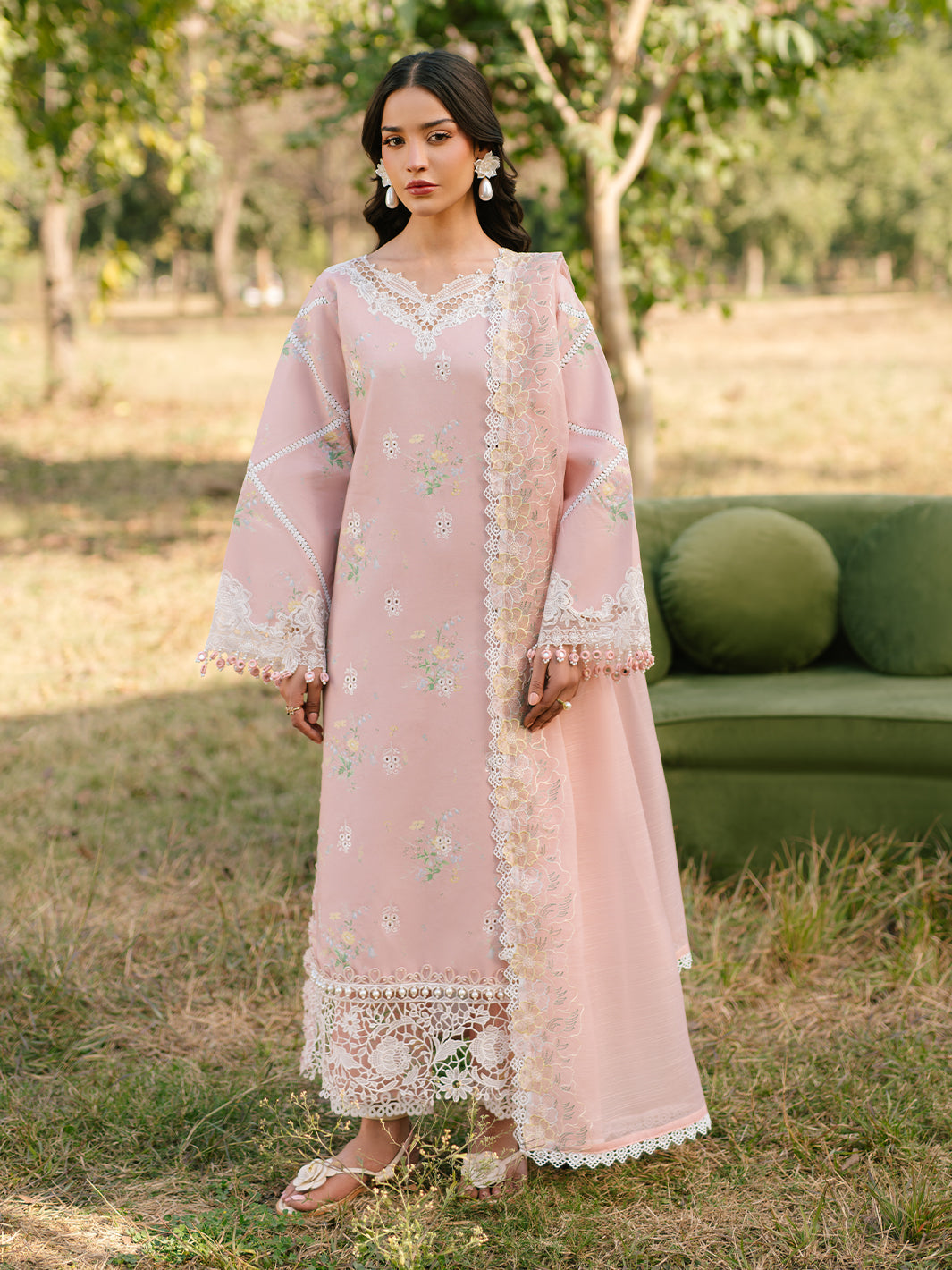 Parishay | Ivy Bloom Luxury Lawn | IVY-14 - House Of Hania