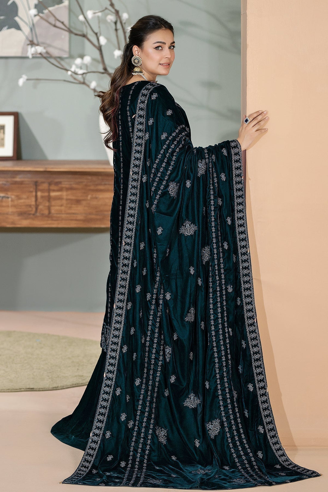 Raeesa Premium | Bareeza Velvet | VL-100 - House Of Hania