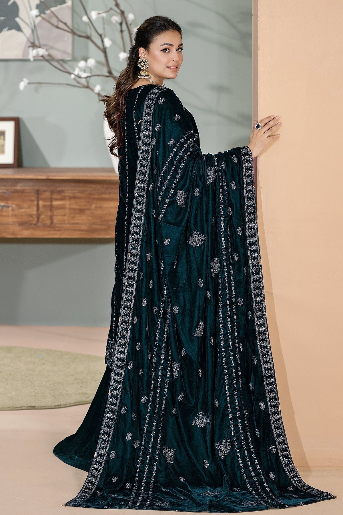 Raeesa Premium | Bareeza Velvet | VL-100 - House Of Hania